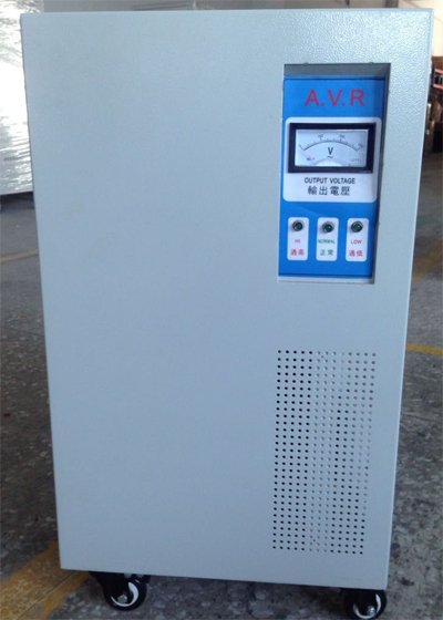 三相400V穩(wěn)壓器產(chǎn)品圖