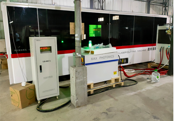 激光金屬切割機-騰駿達穩(wěn)壓器保駕