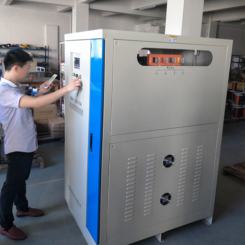 全自動三相電源穩(wěn)壓器