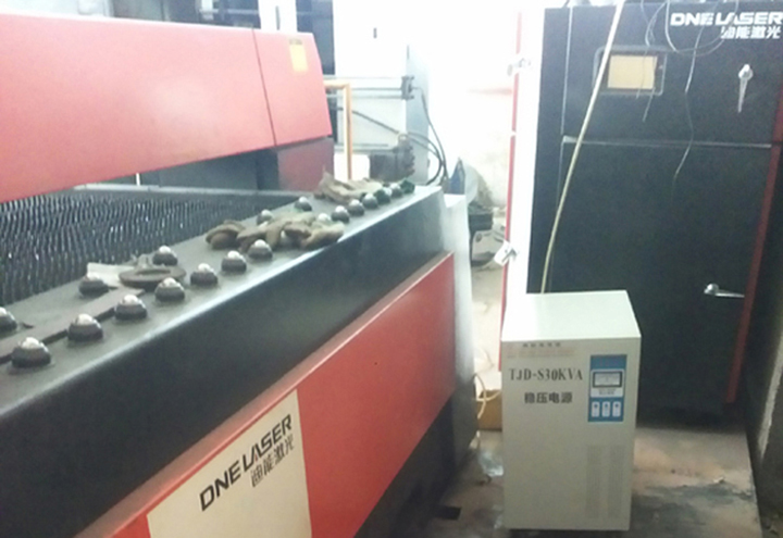 激光切割機(jī)專用穩(wěn)壓器現(xiàn)場安裝